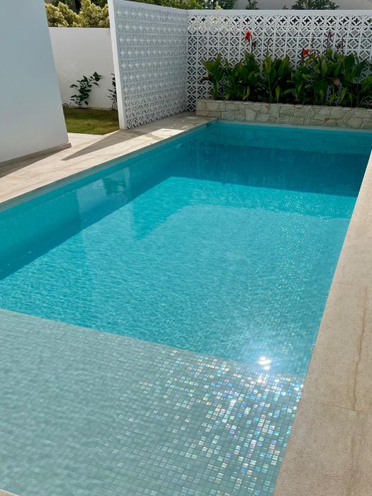 ERNIO Fehér Kültéri Medence Mozaik Burkolat